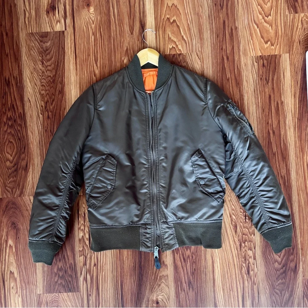 Alpha Industries MA-1 Limited Model Military Bomber Jacket
Space Gray Size S - Picture 1 of 8